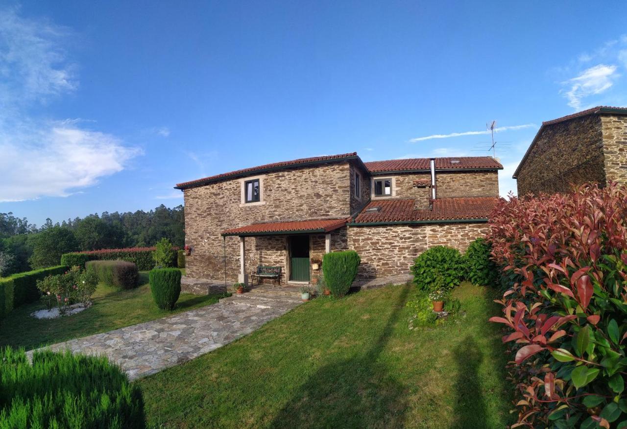 Casa O Castelo En Touro Vila Exterior foto